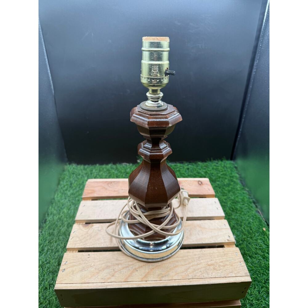 Mid-Century Modern Turned Wood & Brass Table Lamp – 13” Tall – Vintage